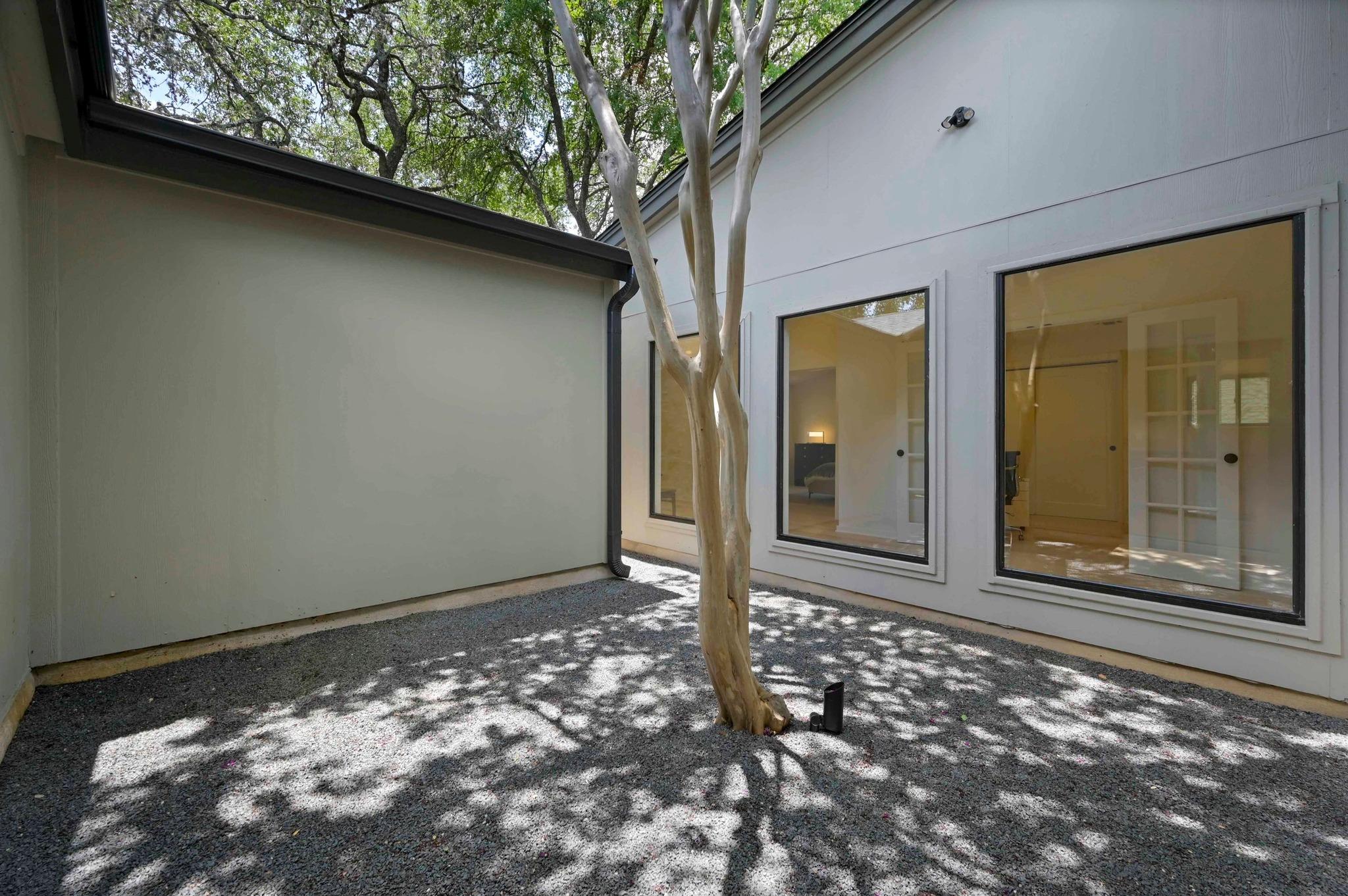 3212 Thousand Oaks DR