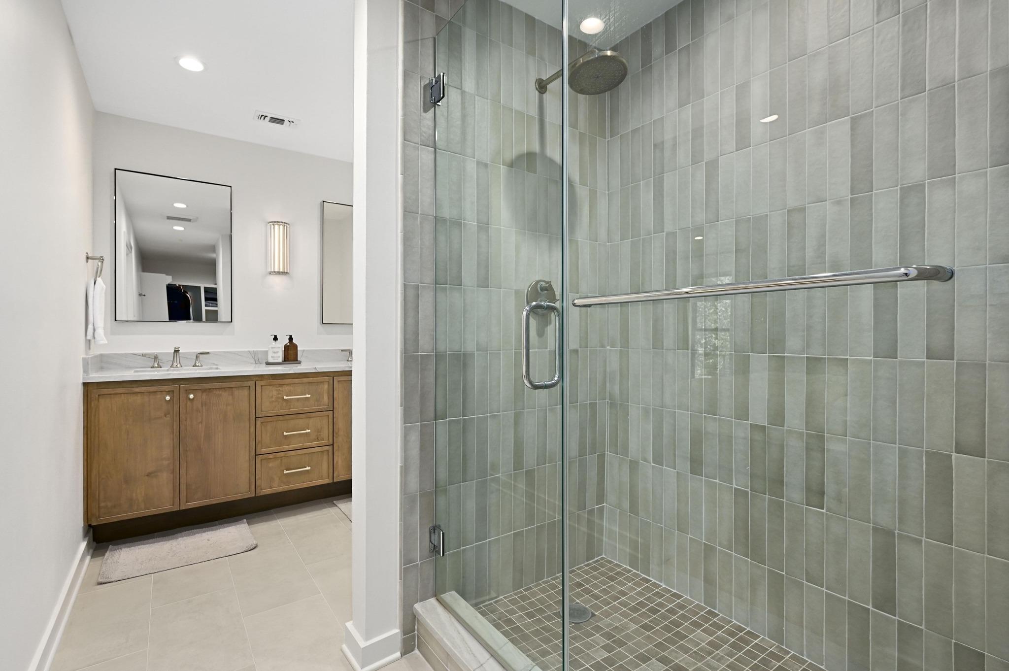 3212 Thousand Oaks DR