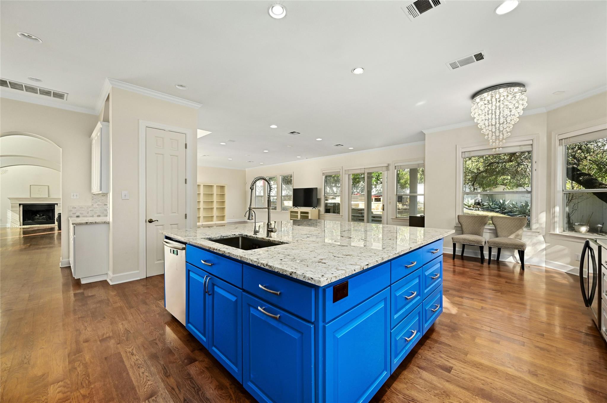 6615 Dogwood Creek DR