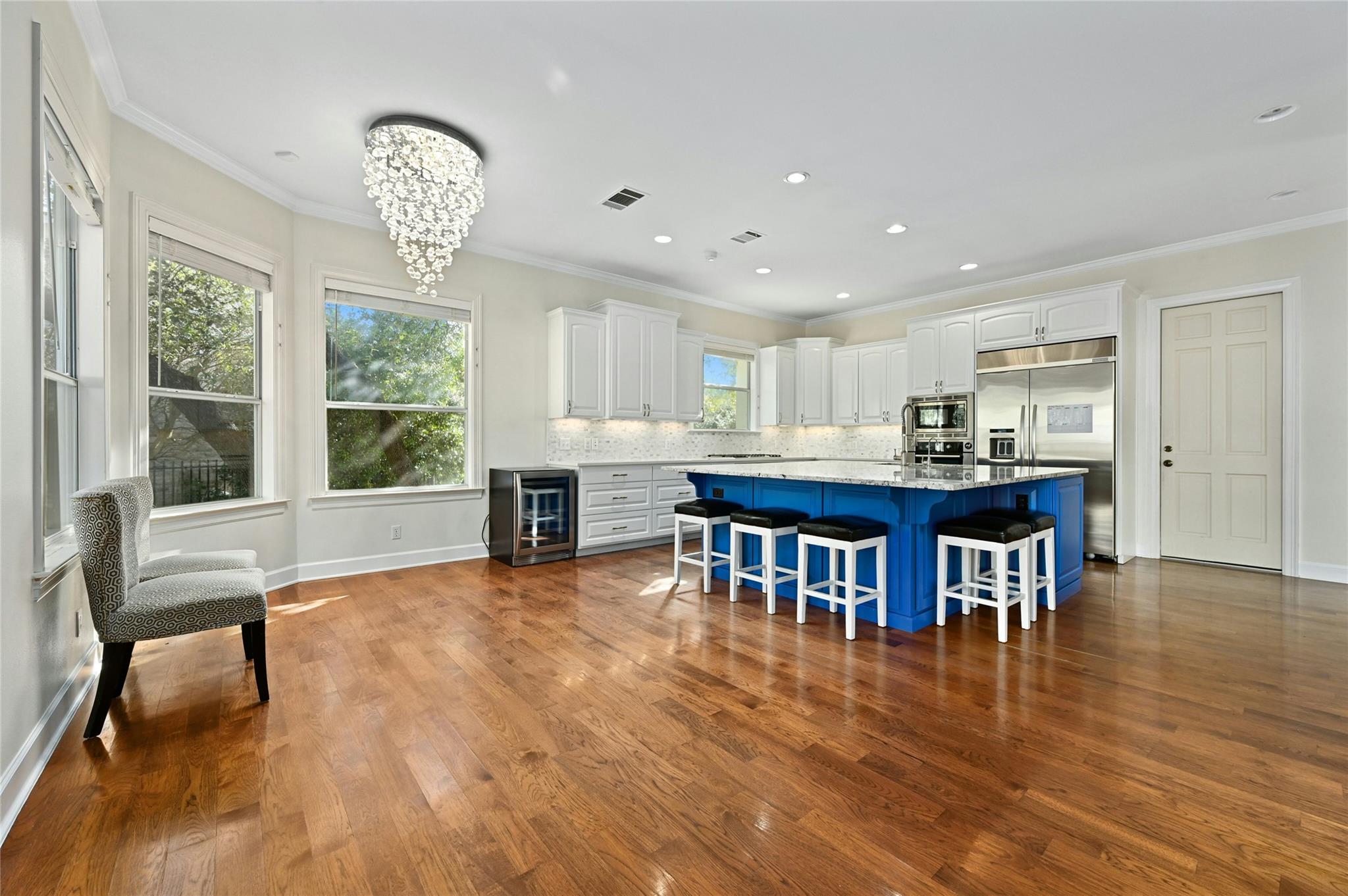 6615 Dogwood Creek DR