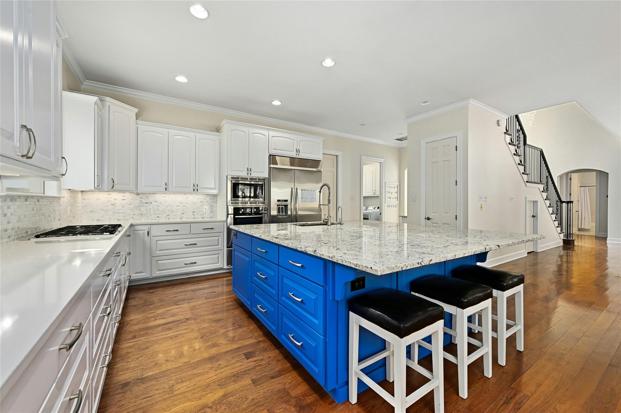 6615 Dogwood Creek DR