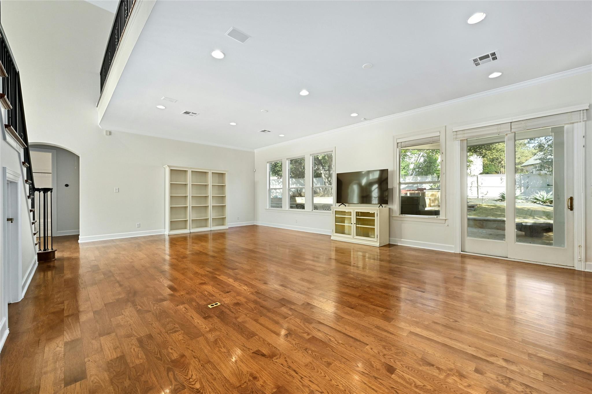 6615 Dogwood Creek DR