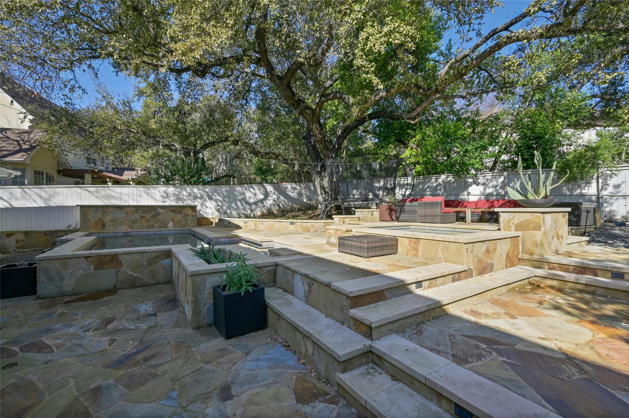 6615 Dogwood Creek DR