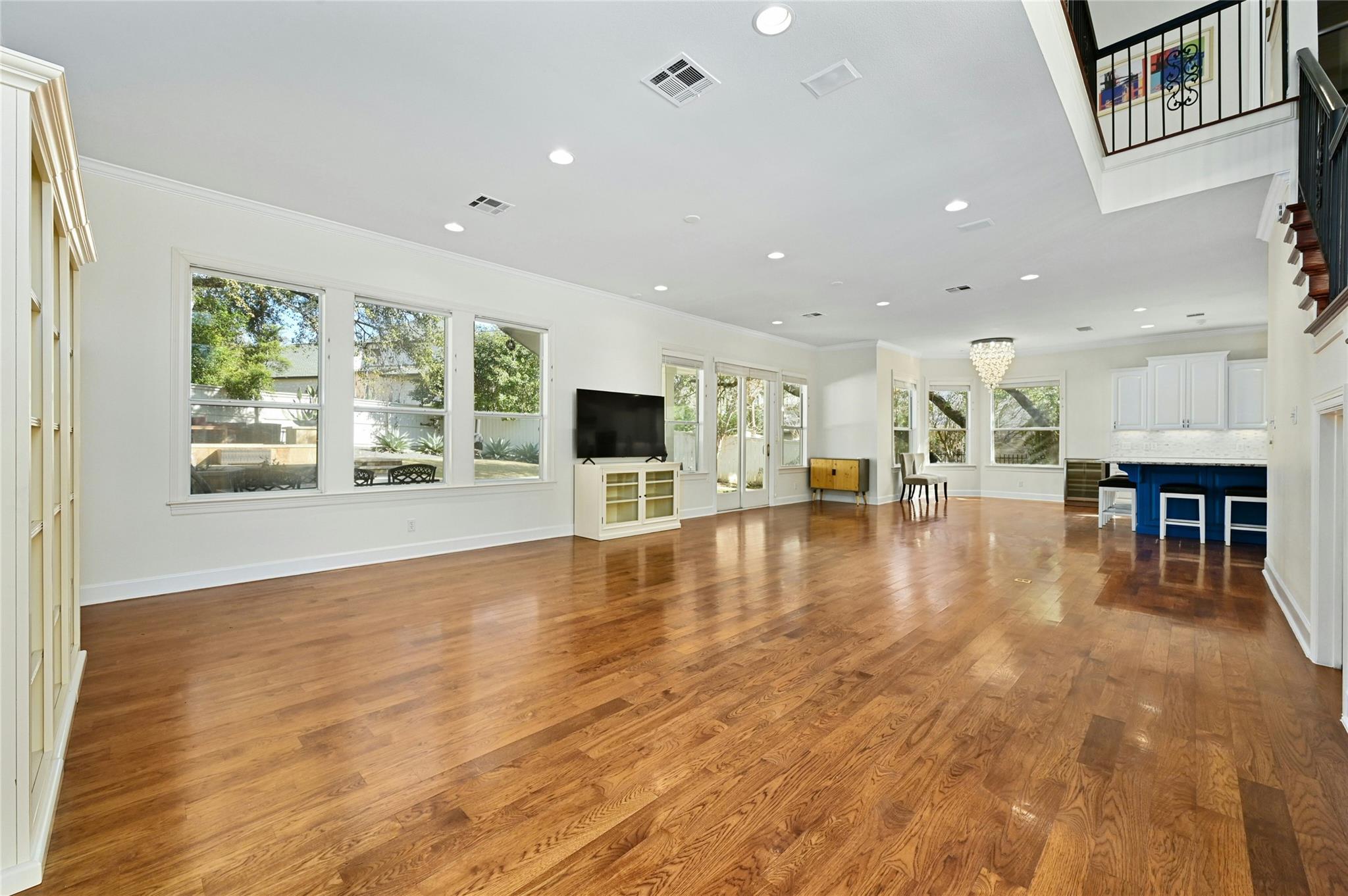 6615 Dogwood Creek DR