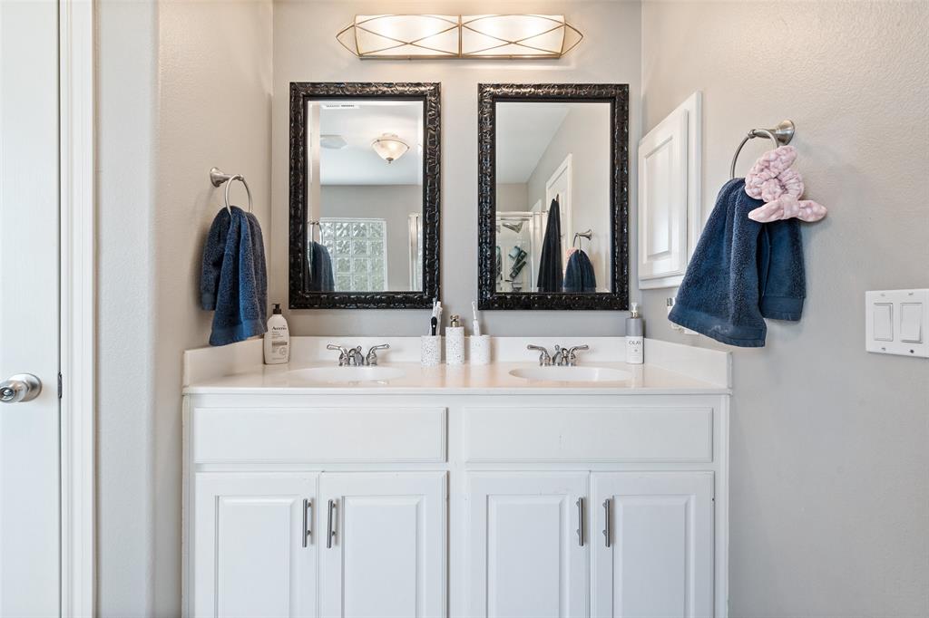 11721 Emerald Falls DR