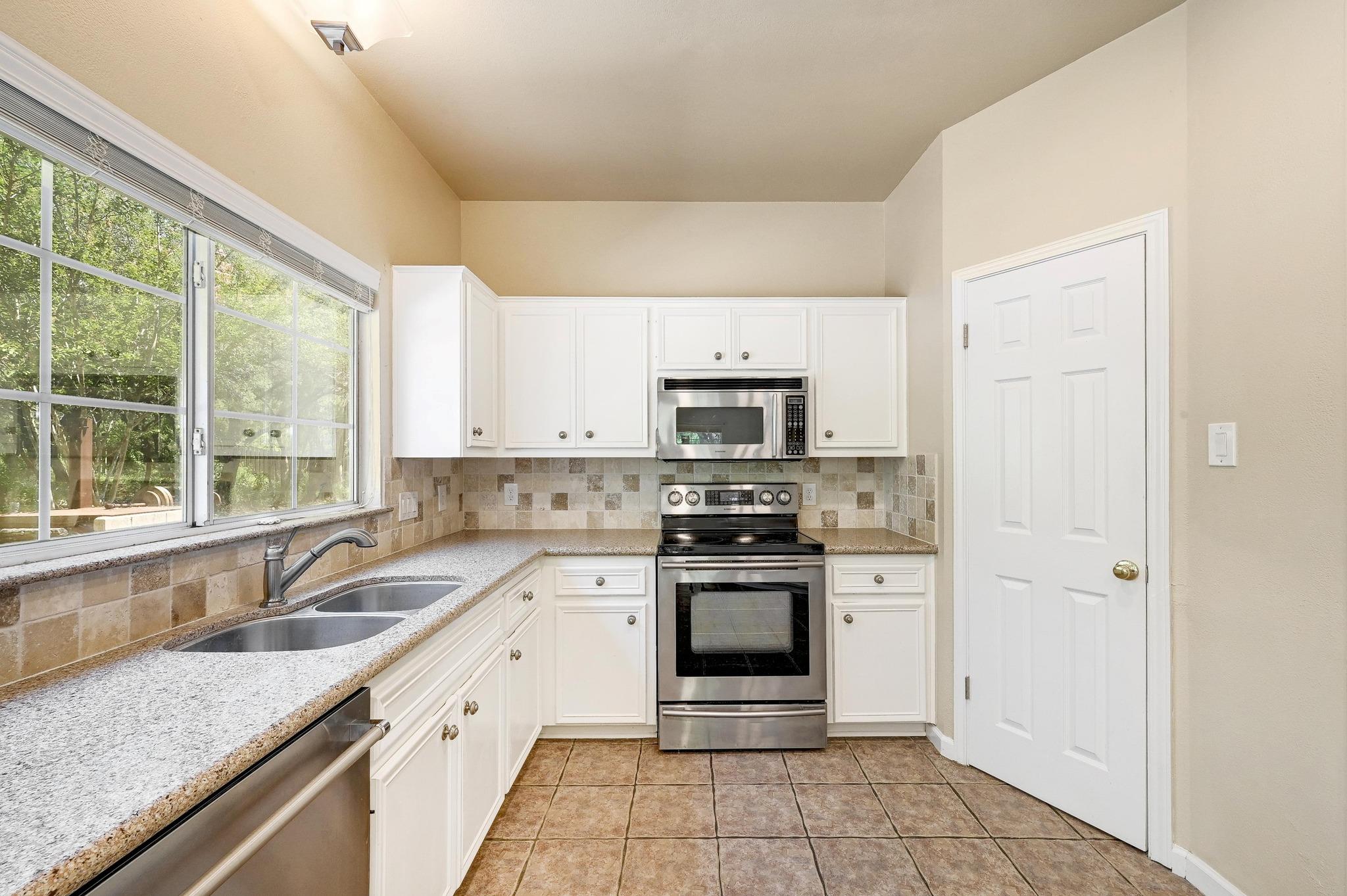 117 DEERHORN CT