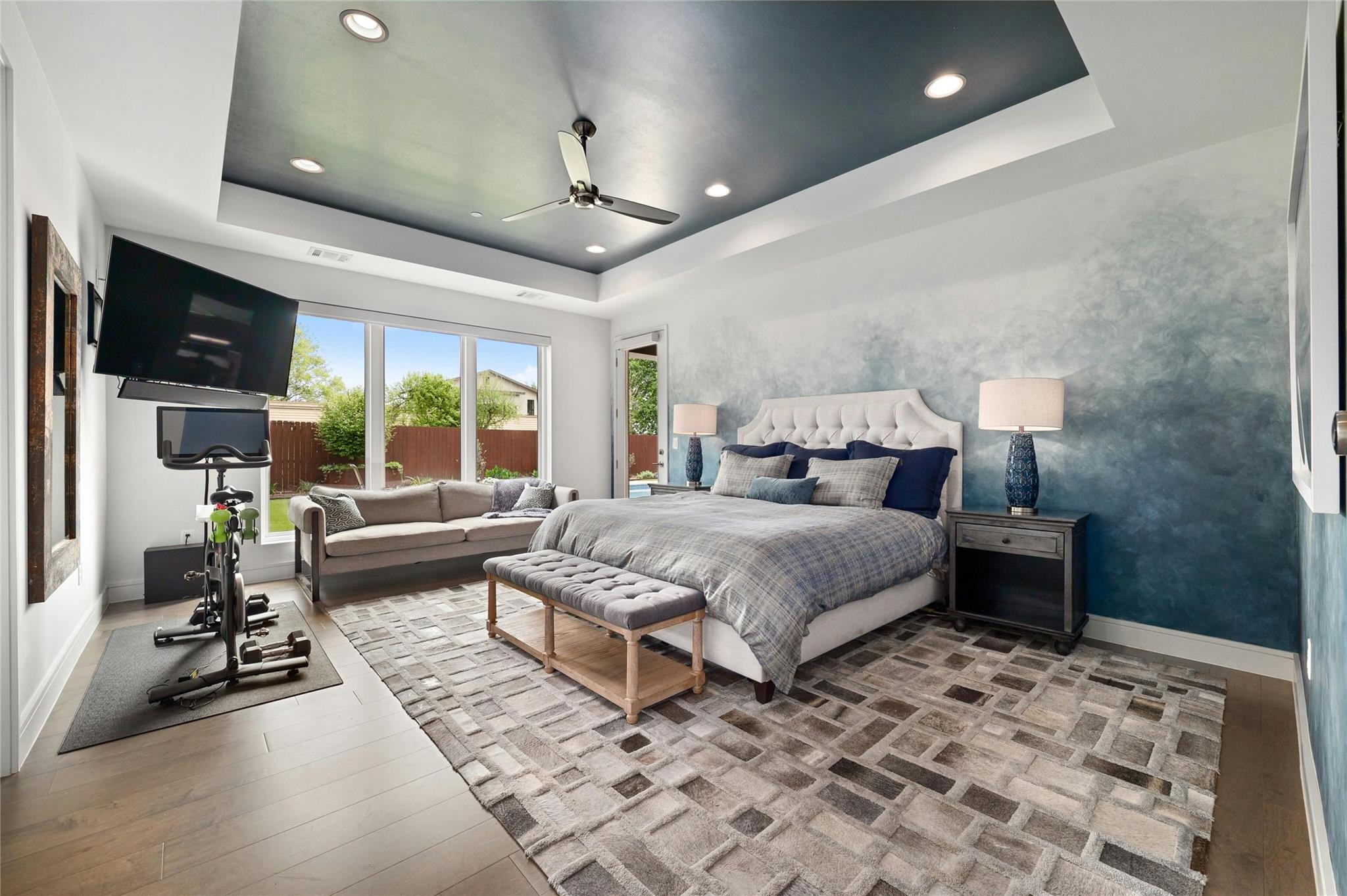 2201 Cypress PT W