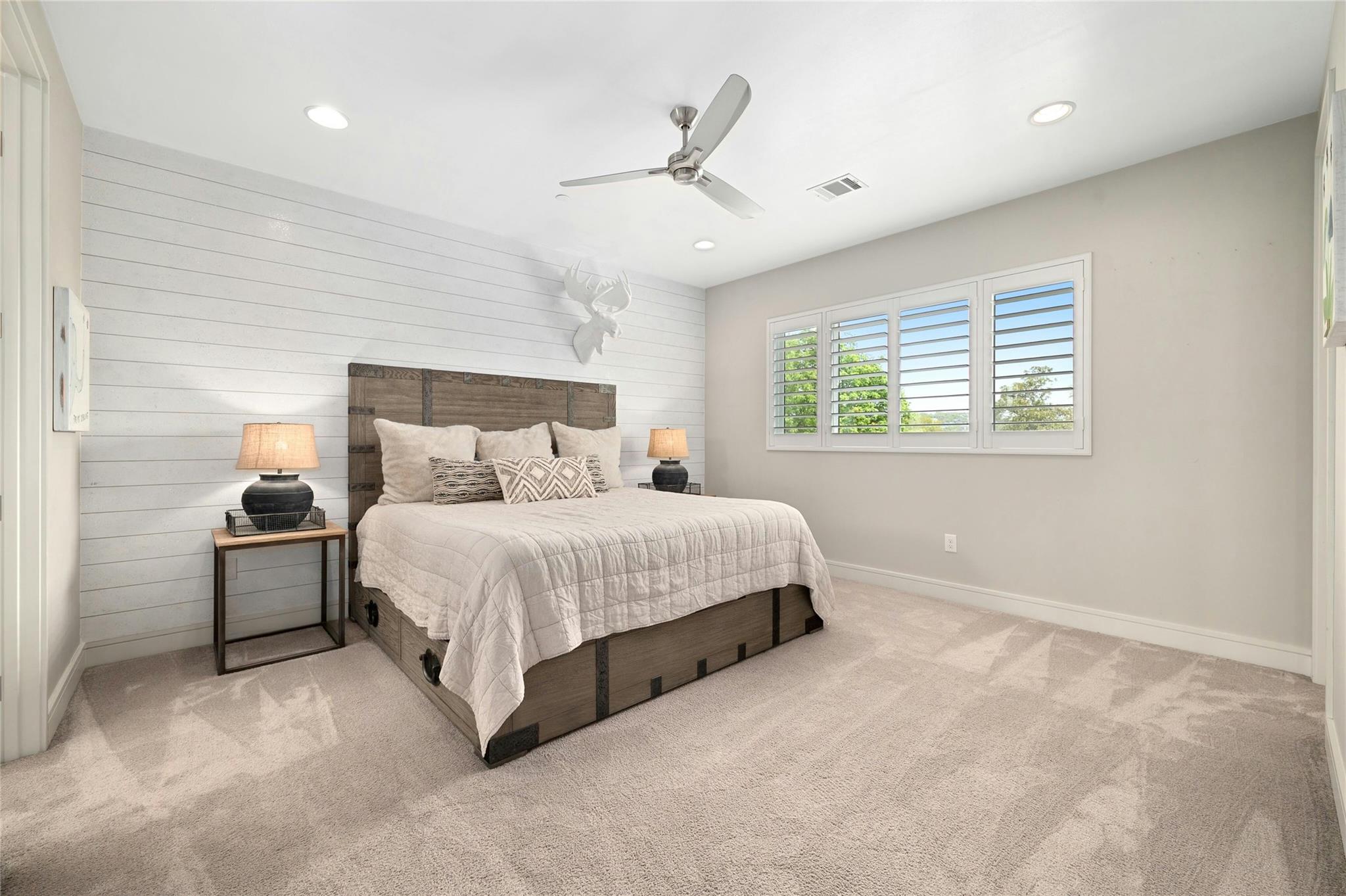2201 Cypress PT W