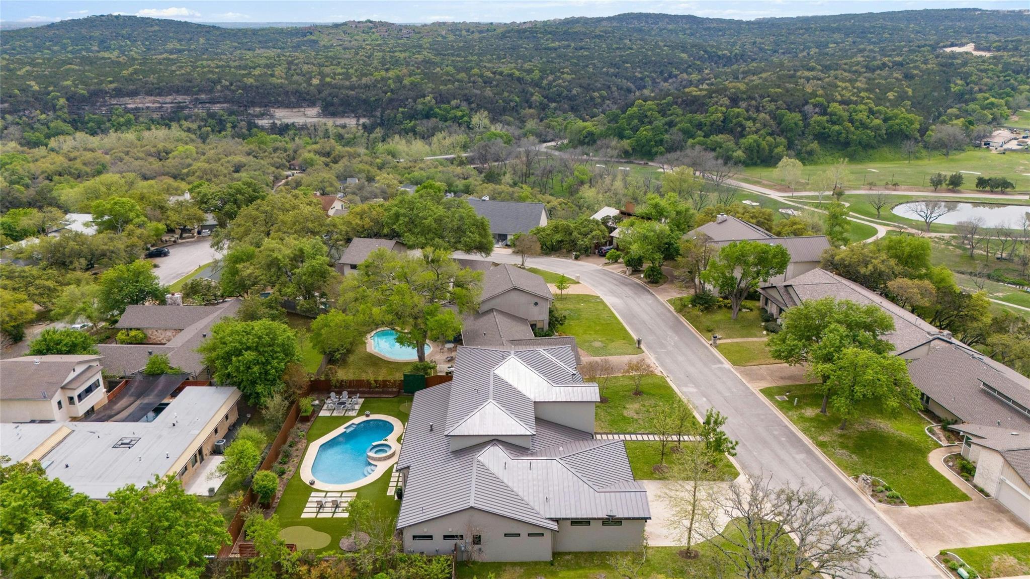 2201 Cypress PT W