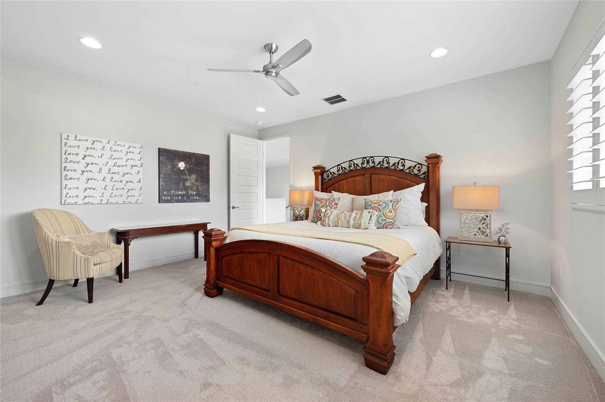 2201 Cypress PT W