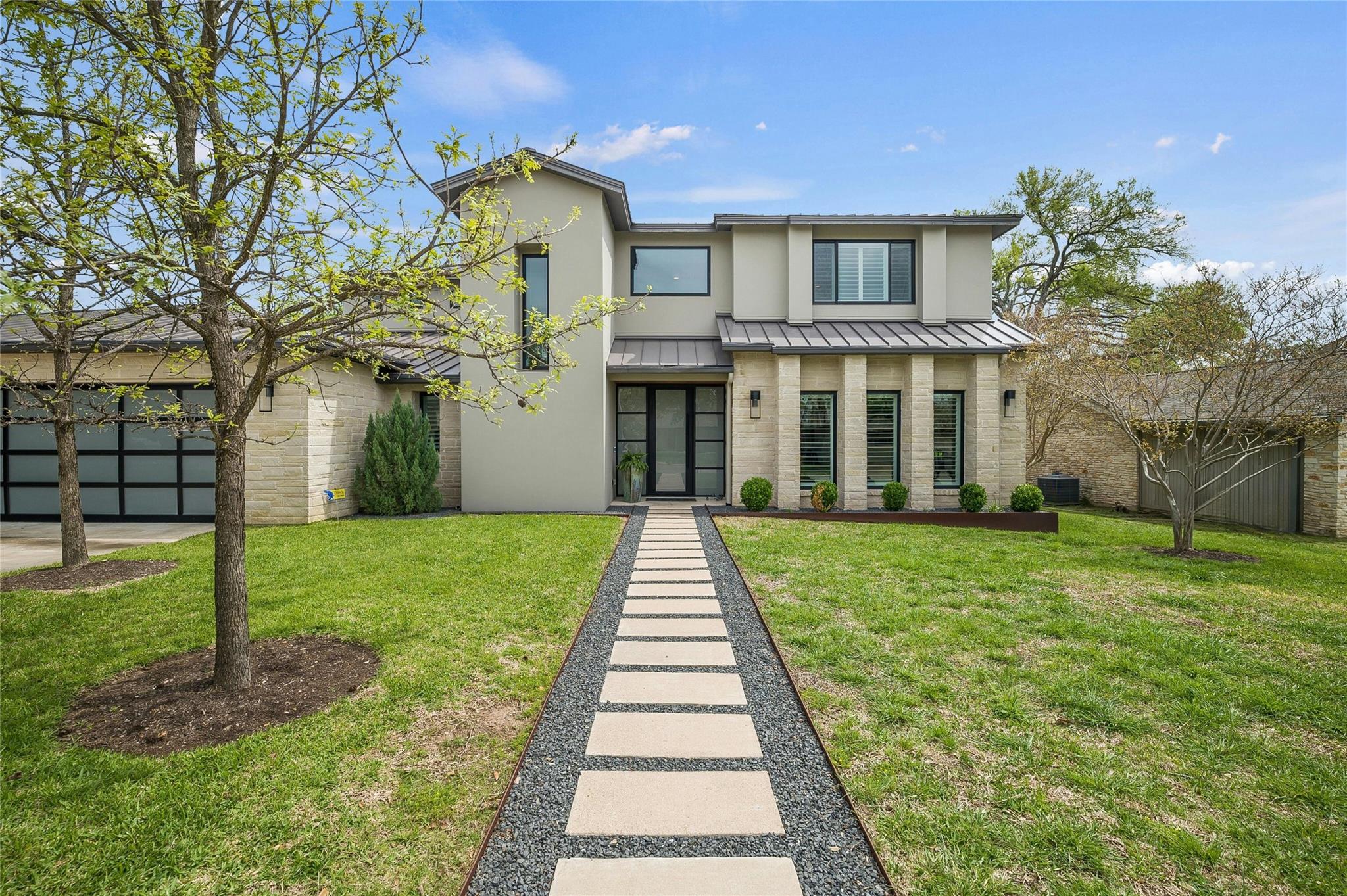 2201 Cypress PT W