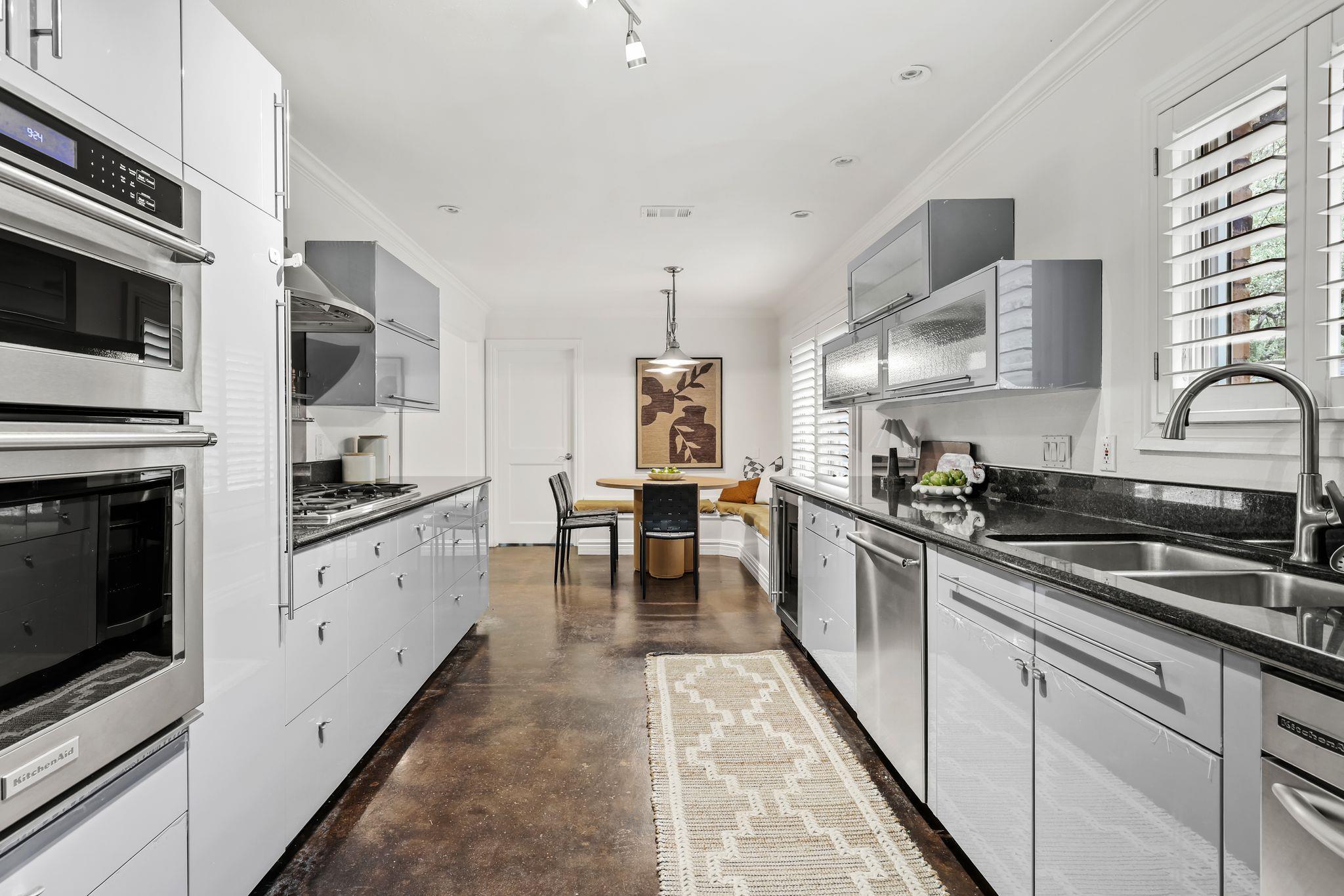 3112 Eanes CIR