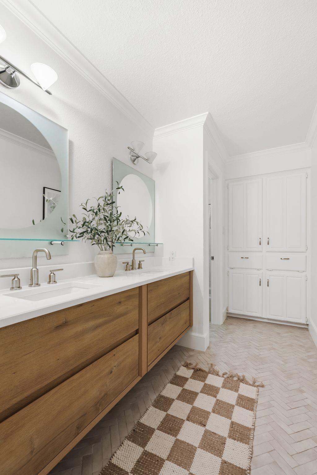 3112 Eanes CIR