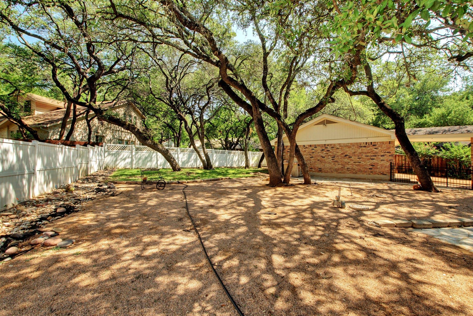 3112 Eanes CIR