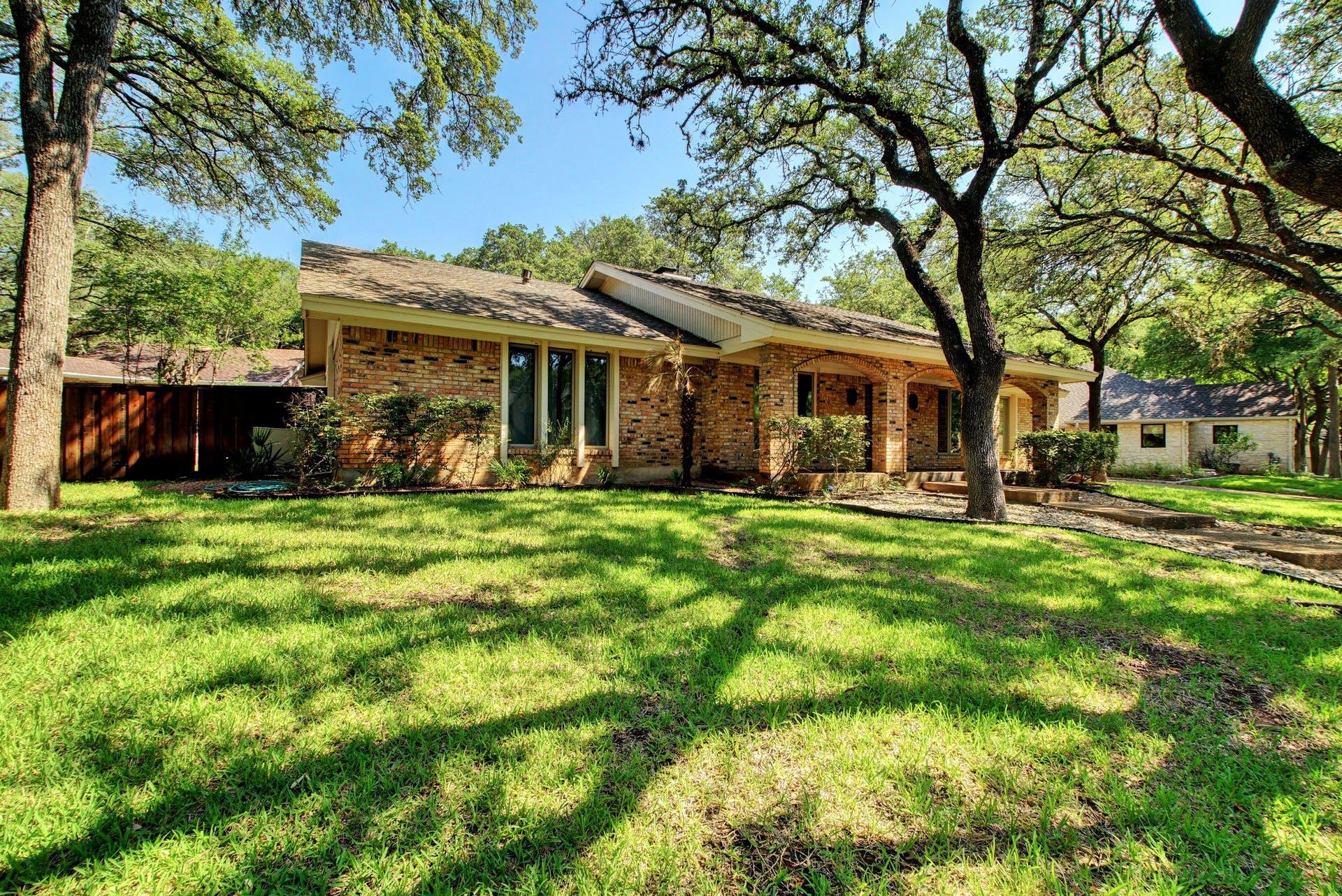 3112 Eanes CIR