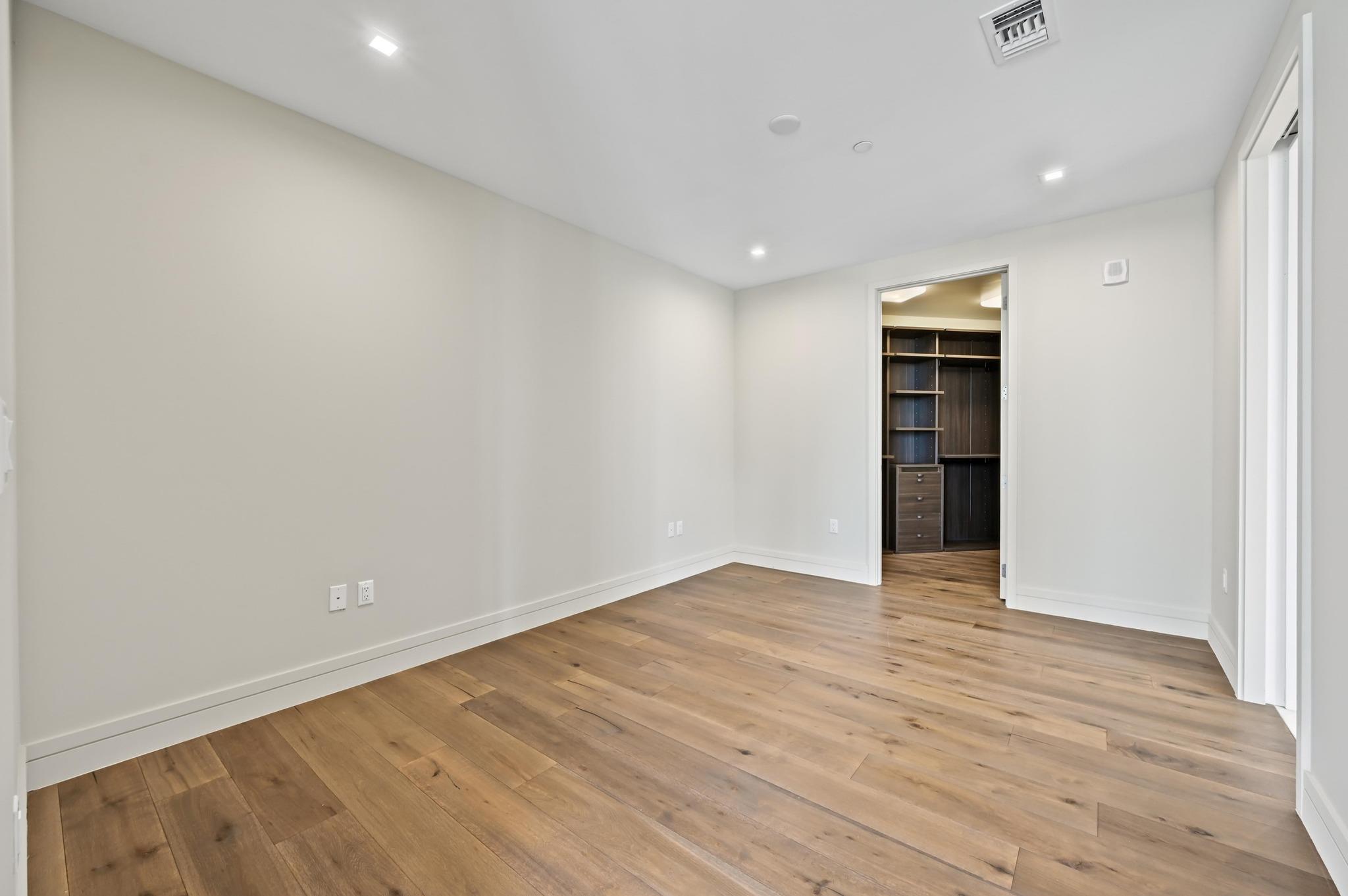 501 West Ave # 2001