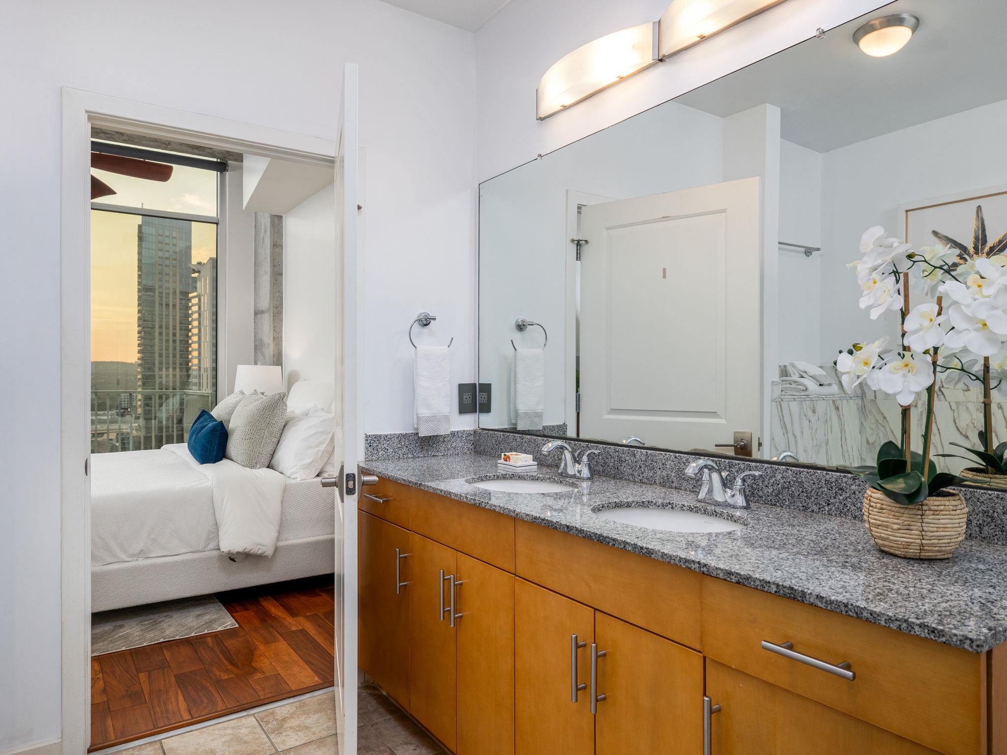 360 Nueces ST # 1612