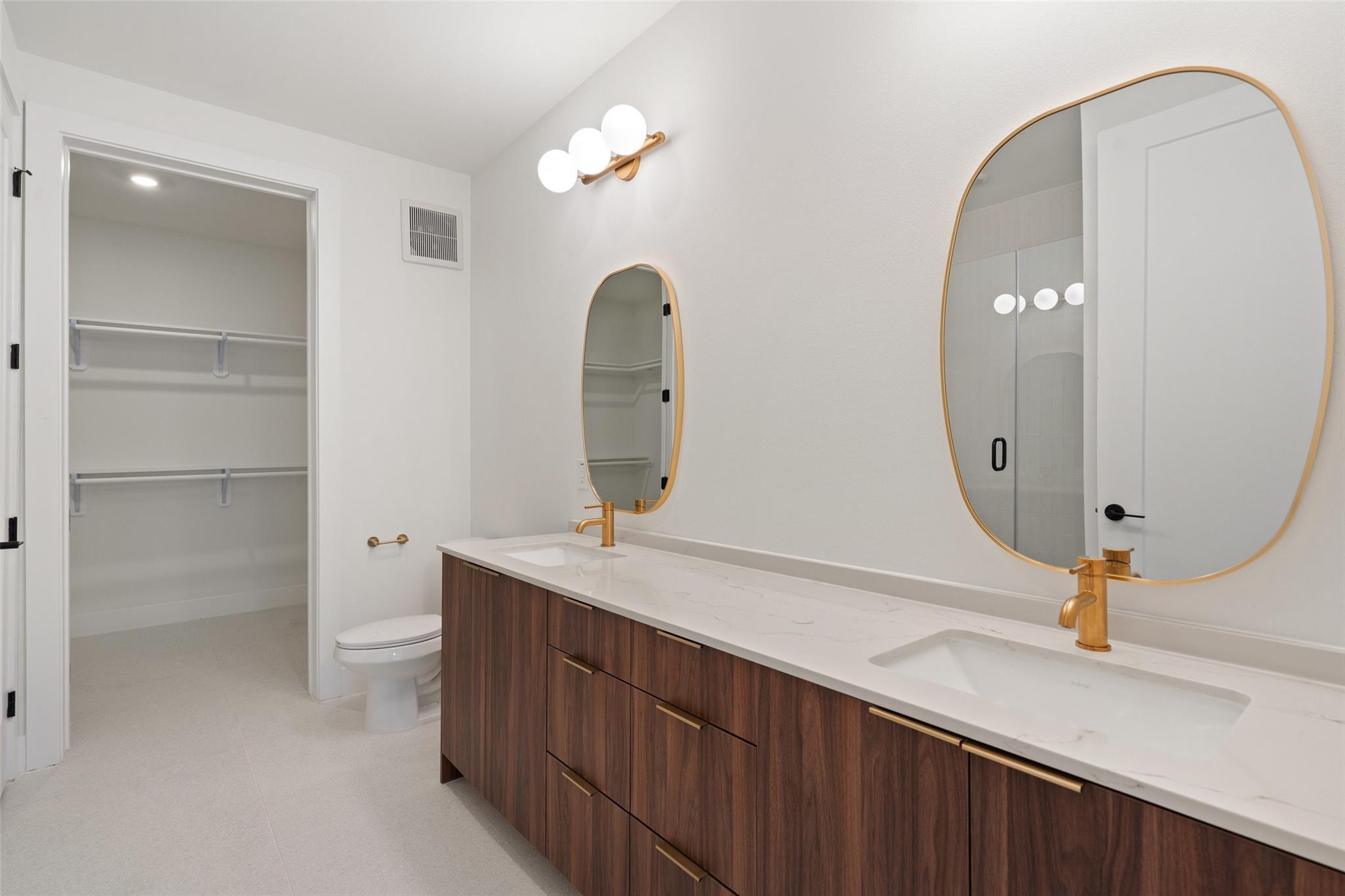 1701 Simond Ave # 206