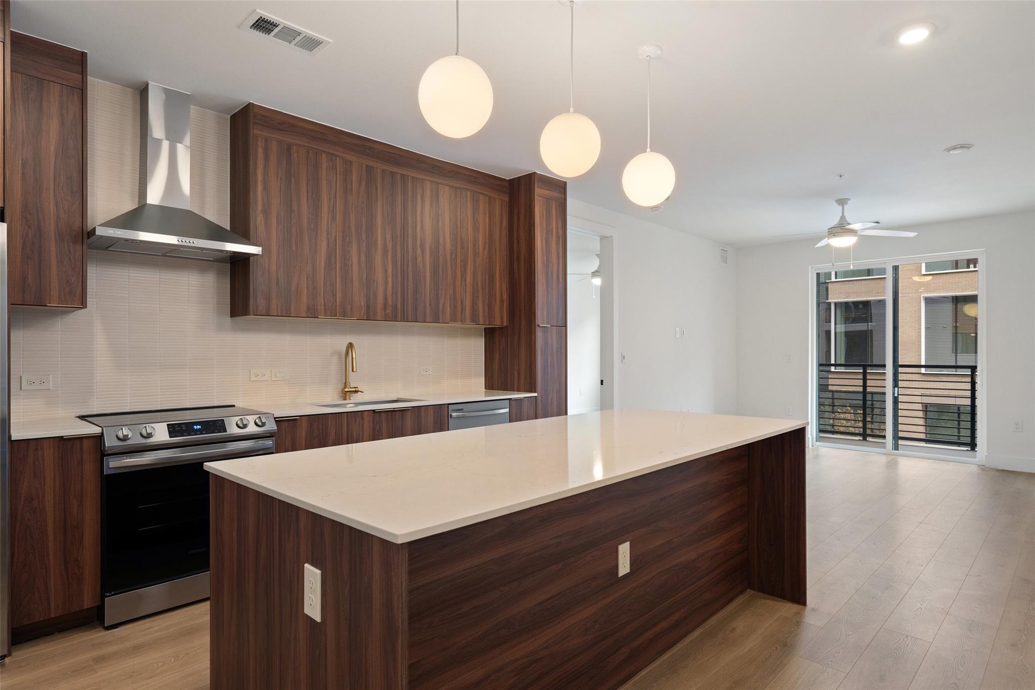 1701 Simond Ave # 206