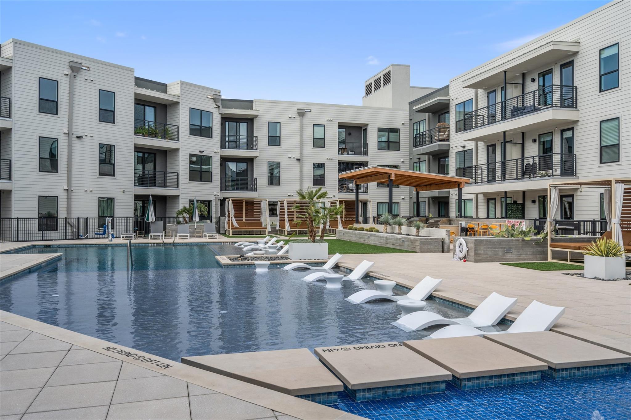 1701 Simond Ave # 206