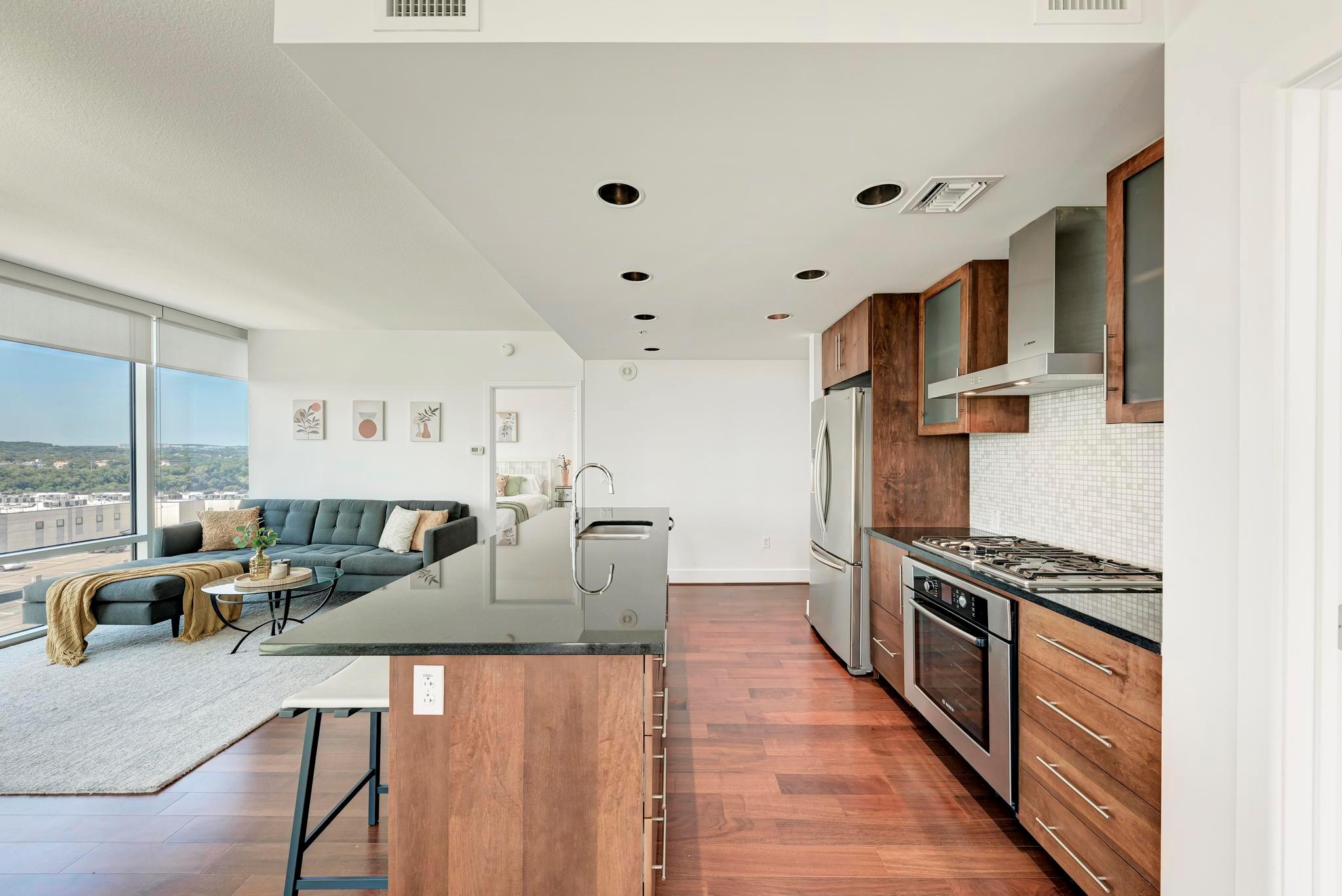 300 Bowie ST # 1003
