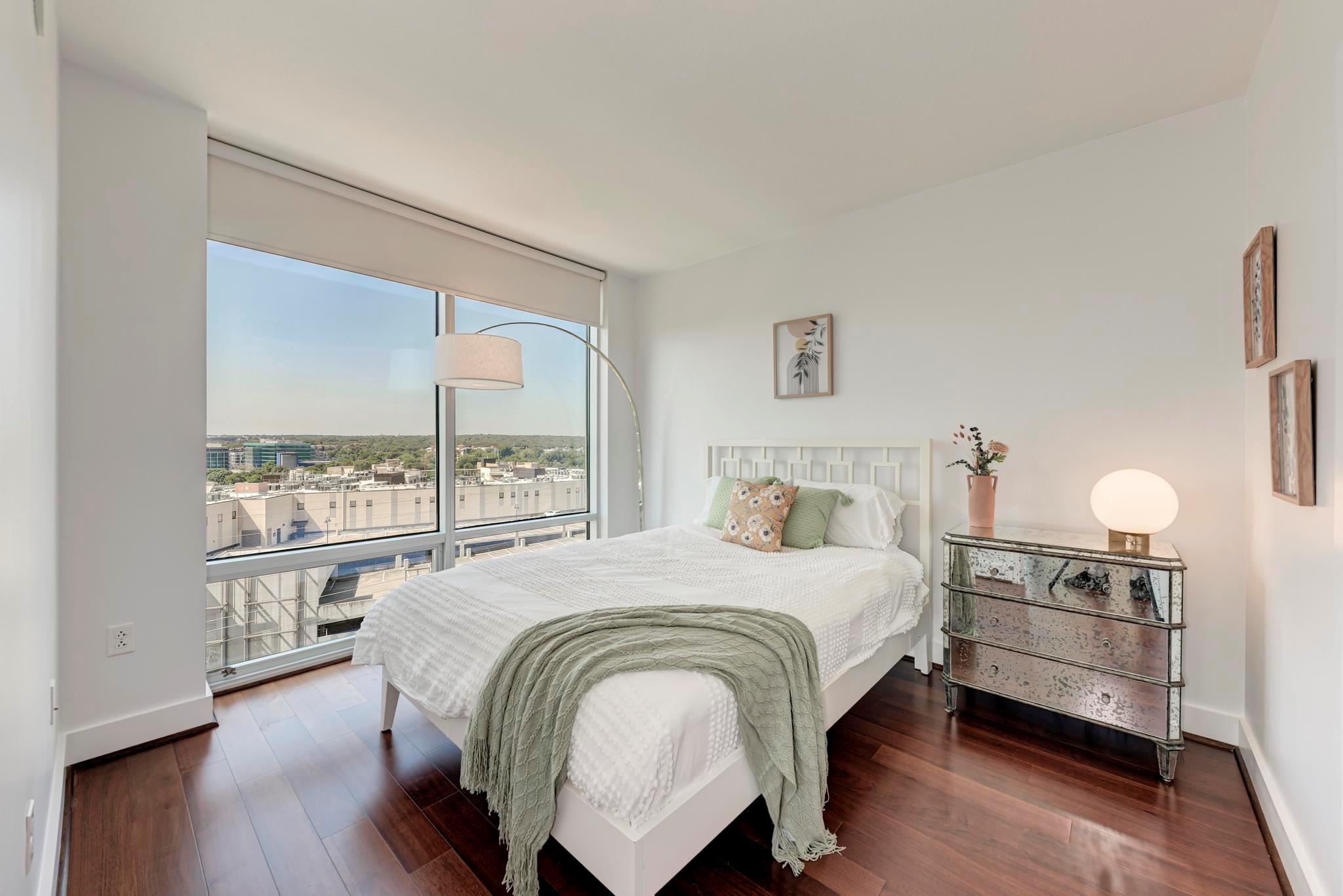 300 Bowie ST # 1003