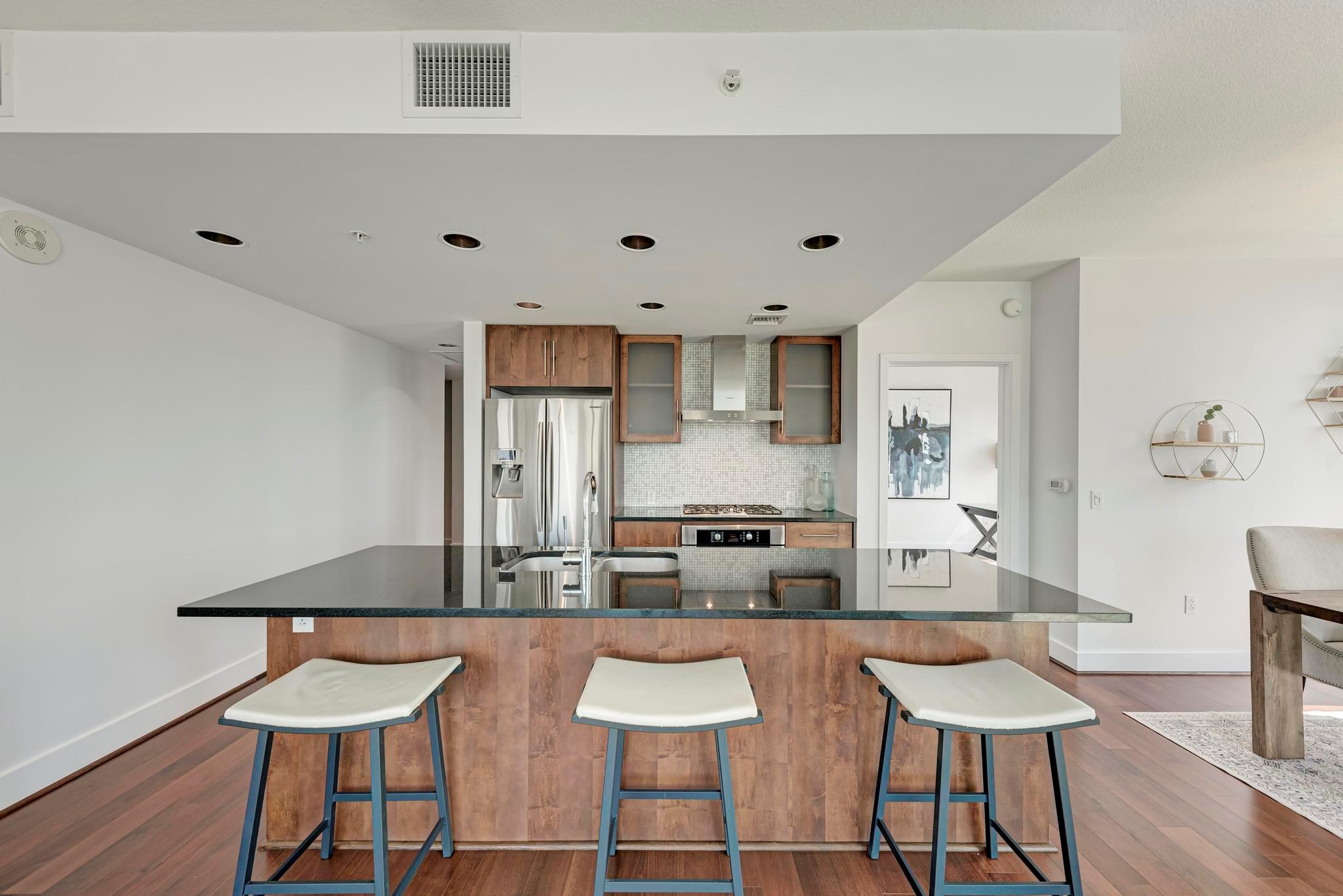 300 Bowie ST # 1003