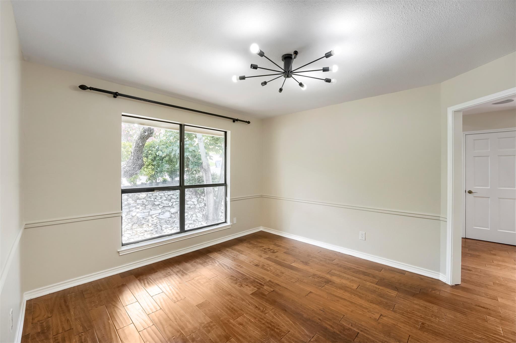 9302 Rolling Oaks TRL