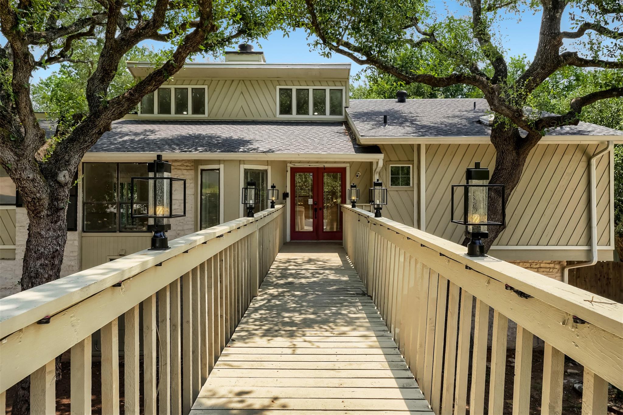 9302 Rolling Oaks TRL