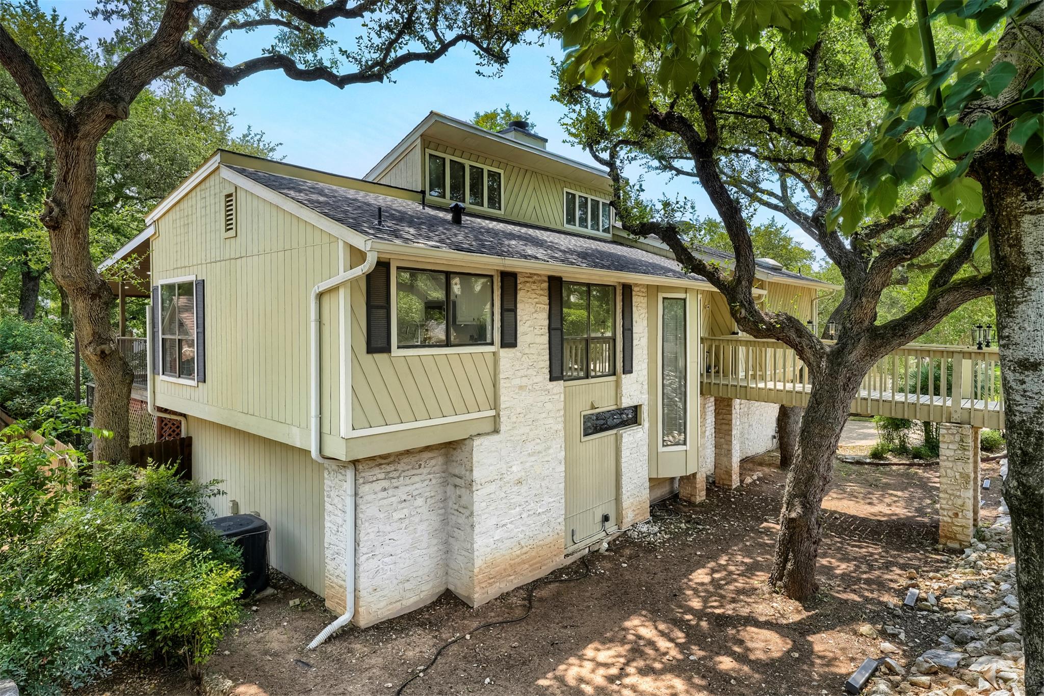 9302 Rolling Oaks TRL
