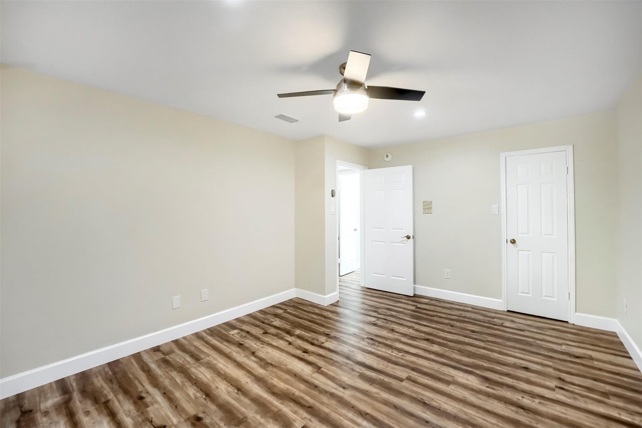 9302 Rolling Oaks TRL