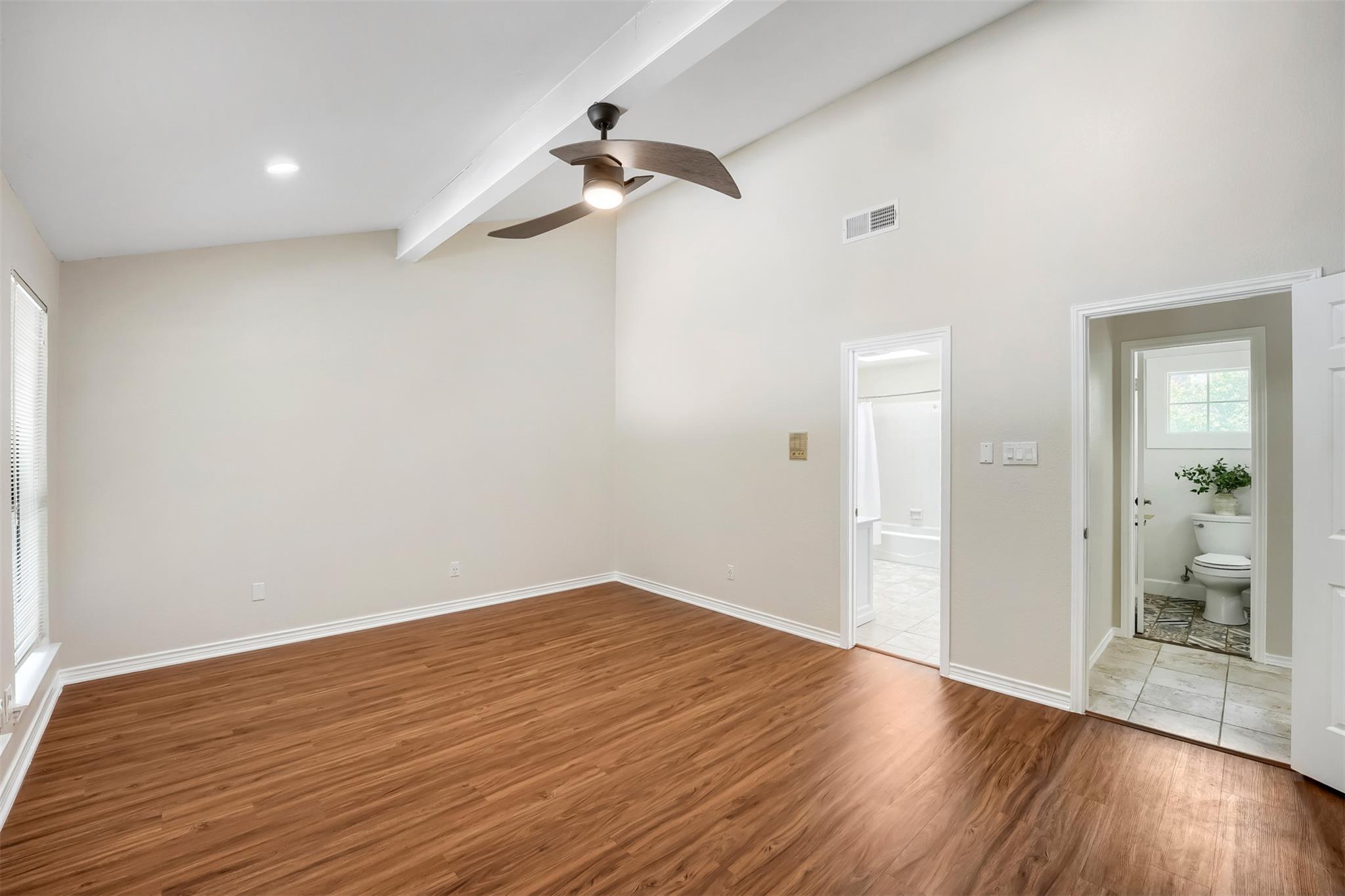 9302 Rolling Oaks TRL
