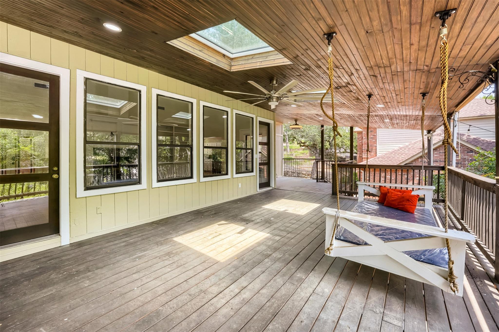 9302 Rolling Oaks TRL