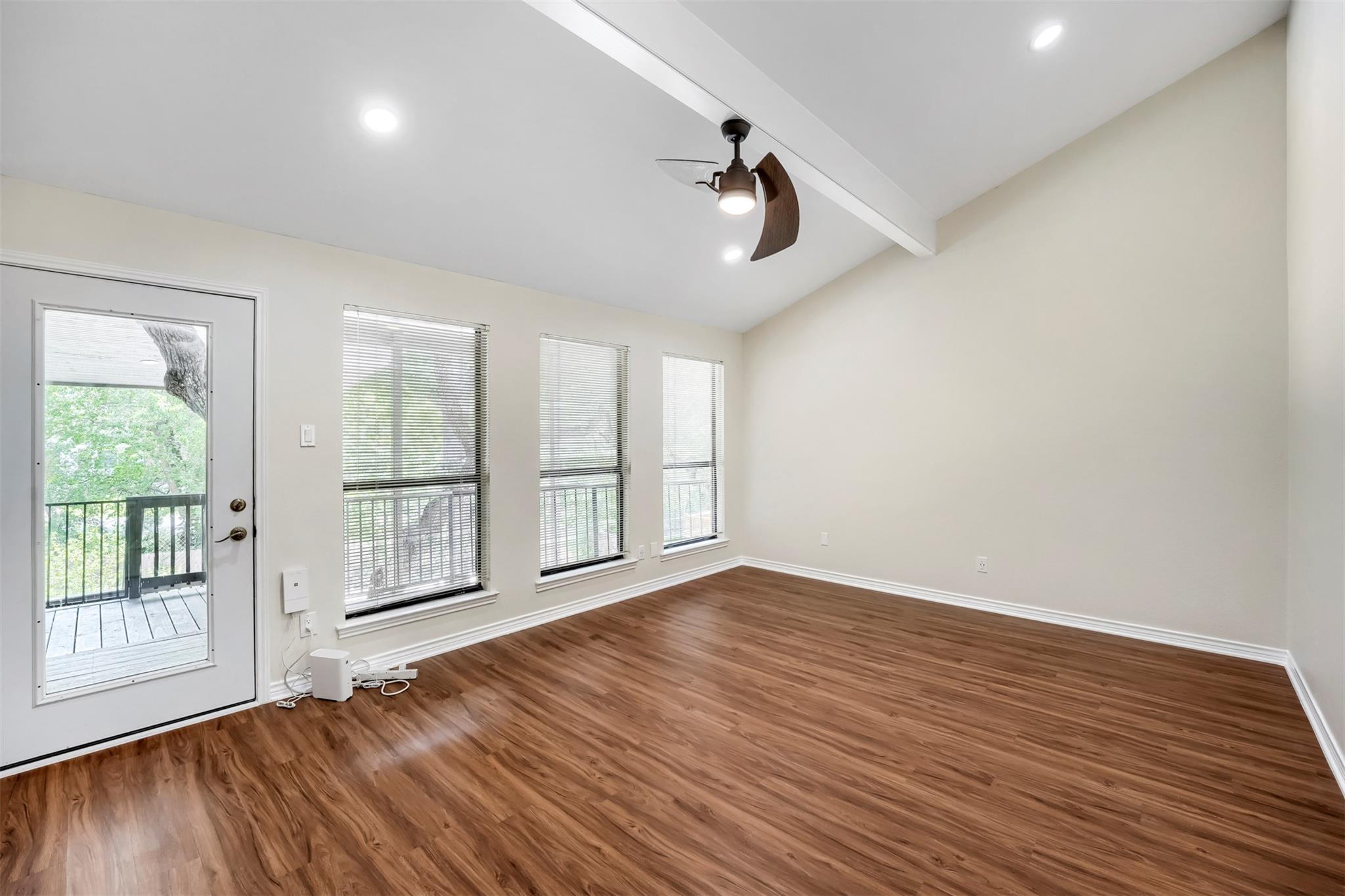 9302 Rolling Oaks TRL
