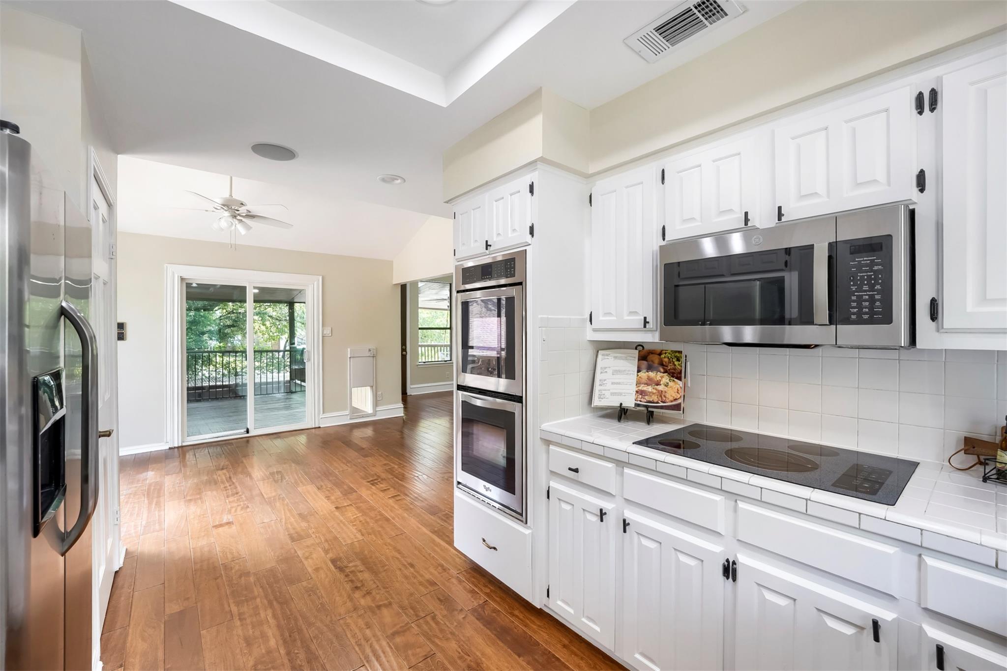 9302 Rolling Oaks TRL