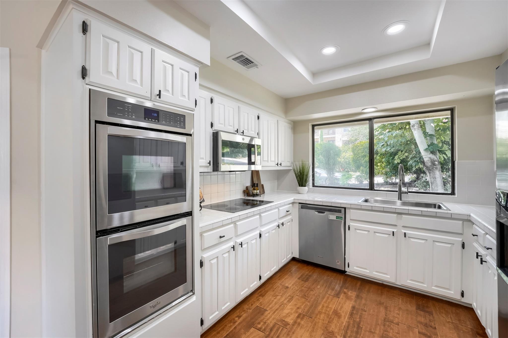 9302 Rolling Oaks TRL