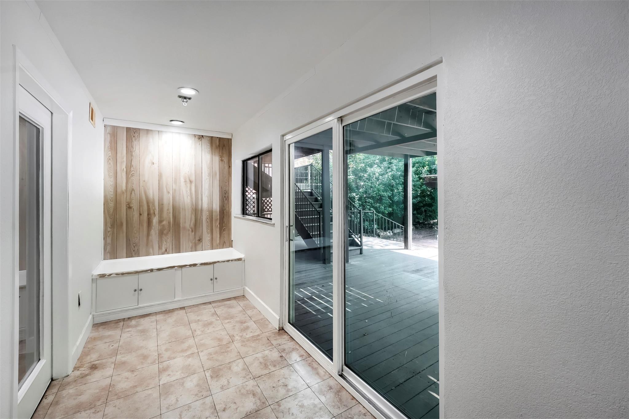 9302 Rolling Oaks TRL