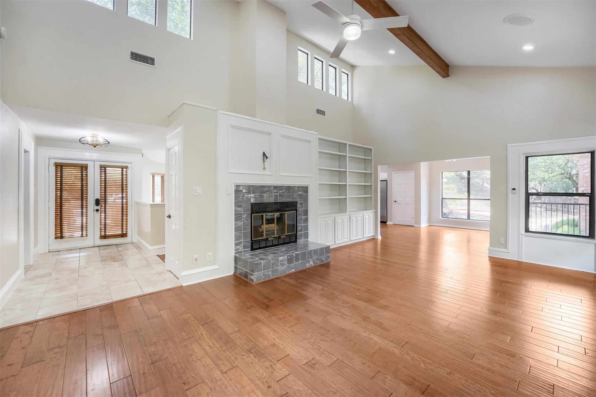 9302 Rolling Oaks TRL
