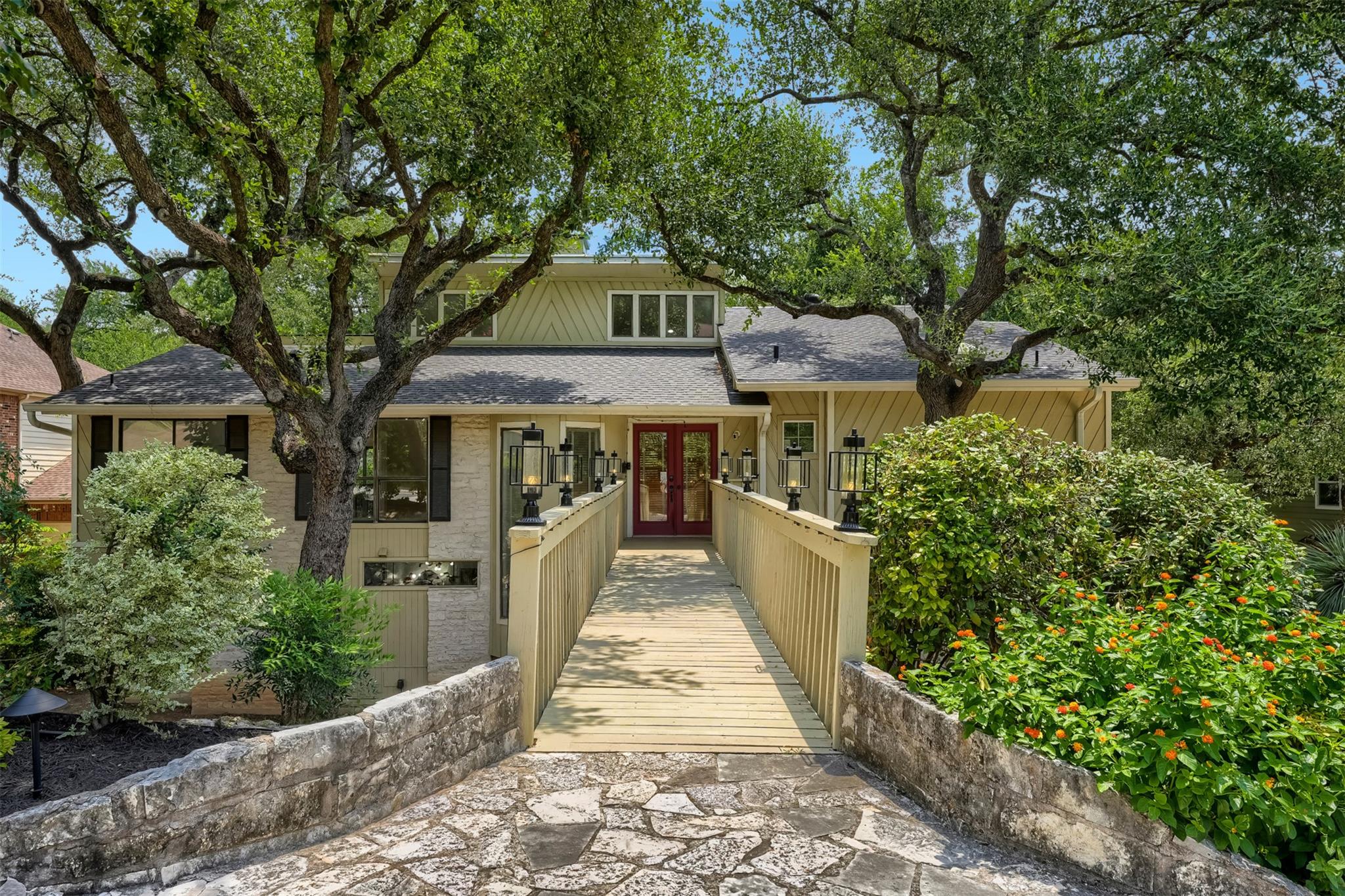 9302 Rolling Oaks TRL