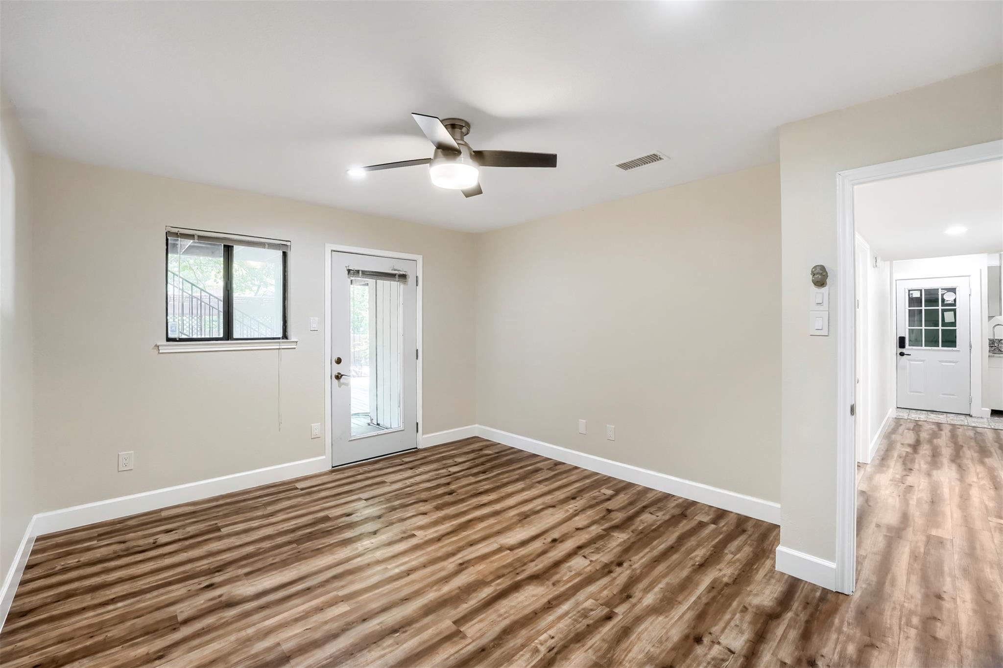 9302 Rolling Oaks TRL