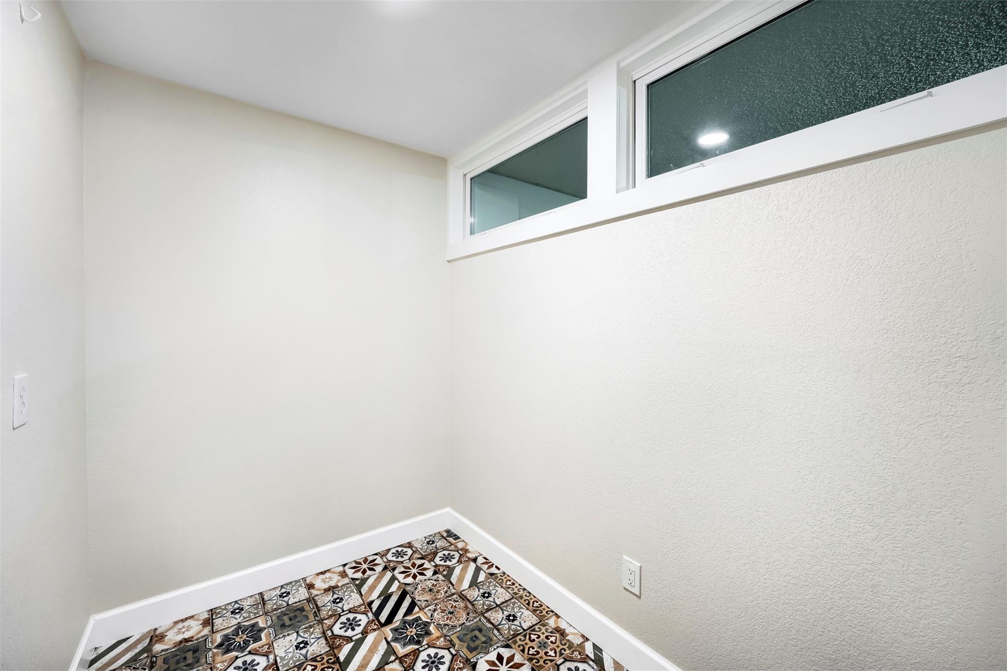 9302 Rolling Oaks TRL
