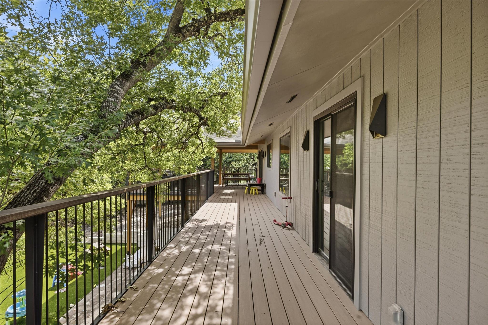 3907 Cresthill DR