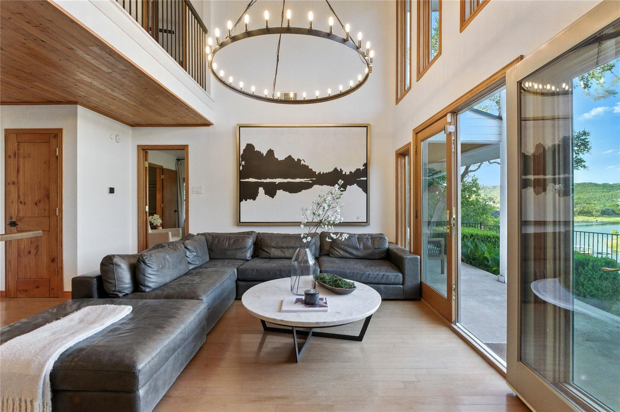 11103 Lakeside DR