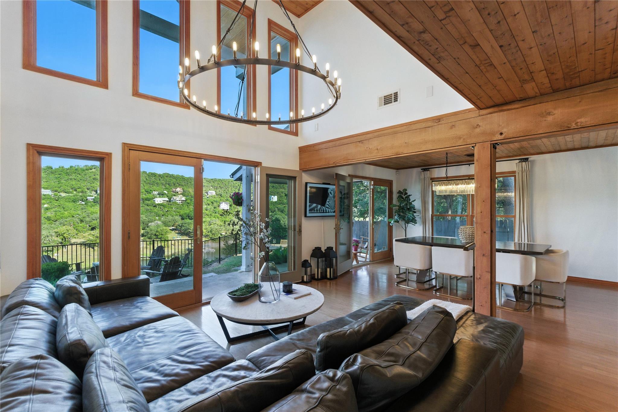 11103 Lakeside DR