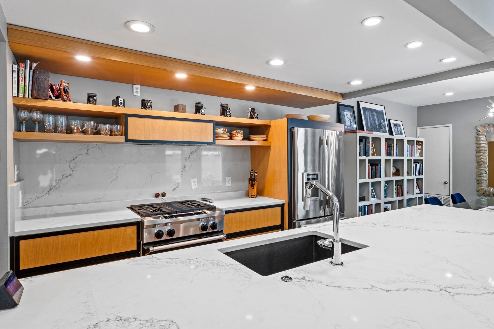 1111 W 12th ST # 102