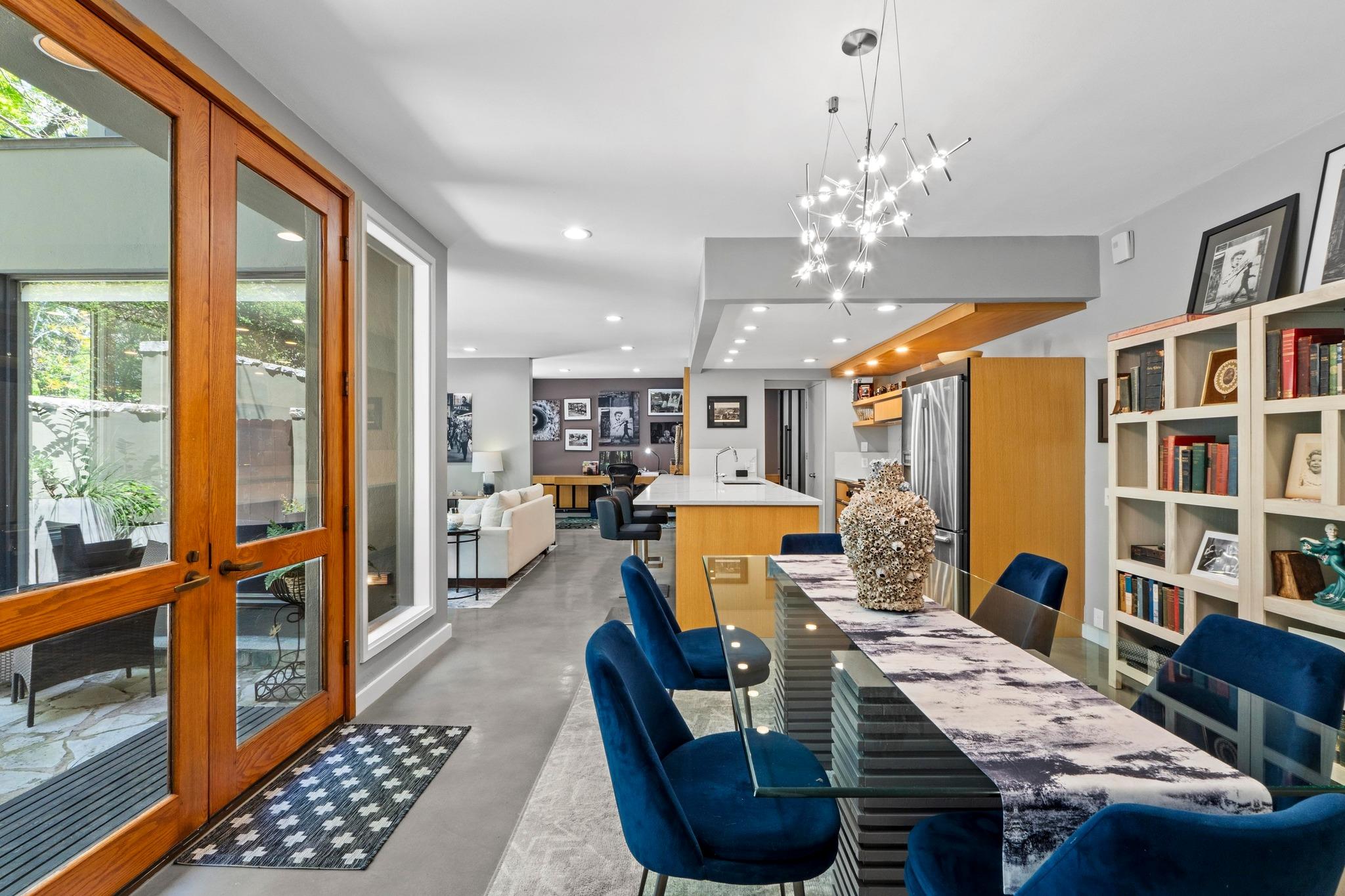 1111 W 12th ST # 102