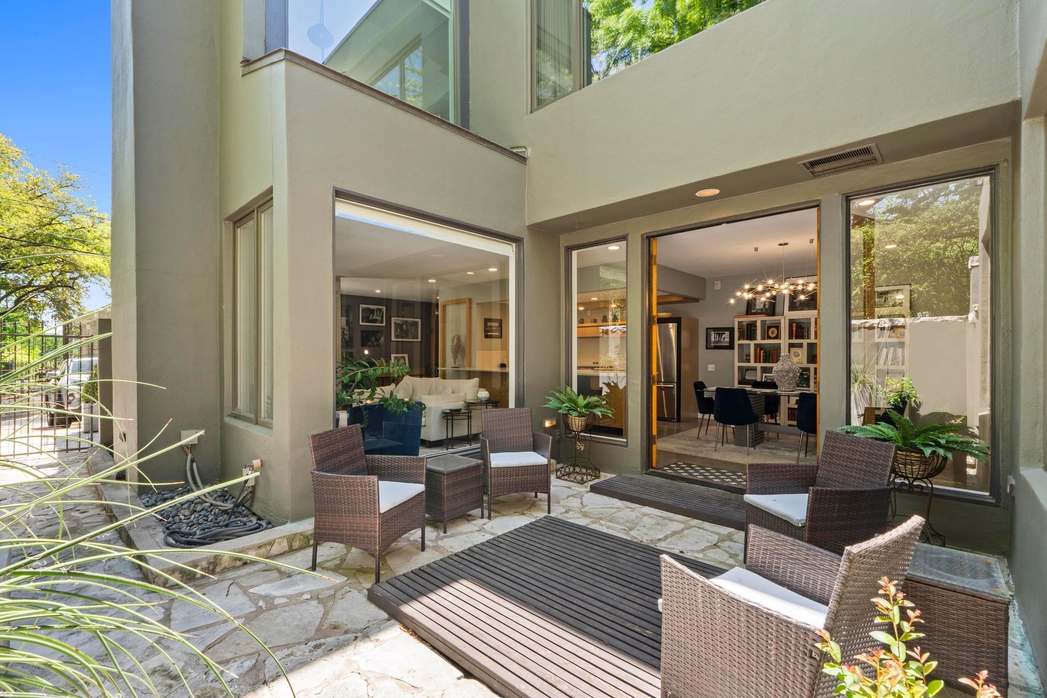 1111 W 12th ST # 102