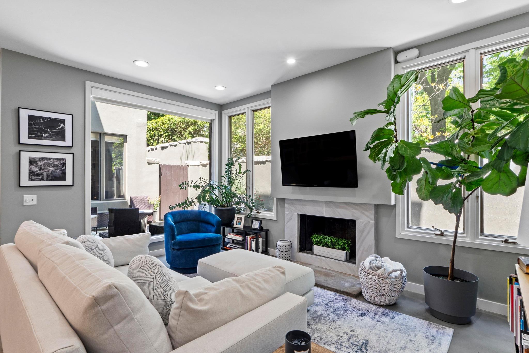 1111 W 12th ST # 102