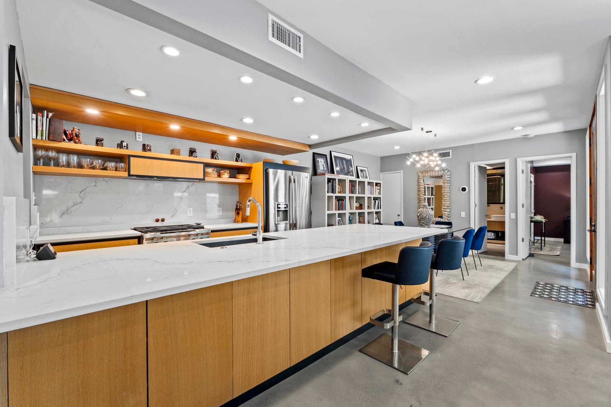 1111 W 12th ST # 102