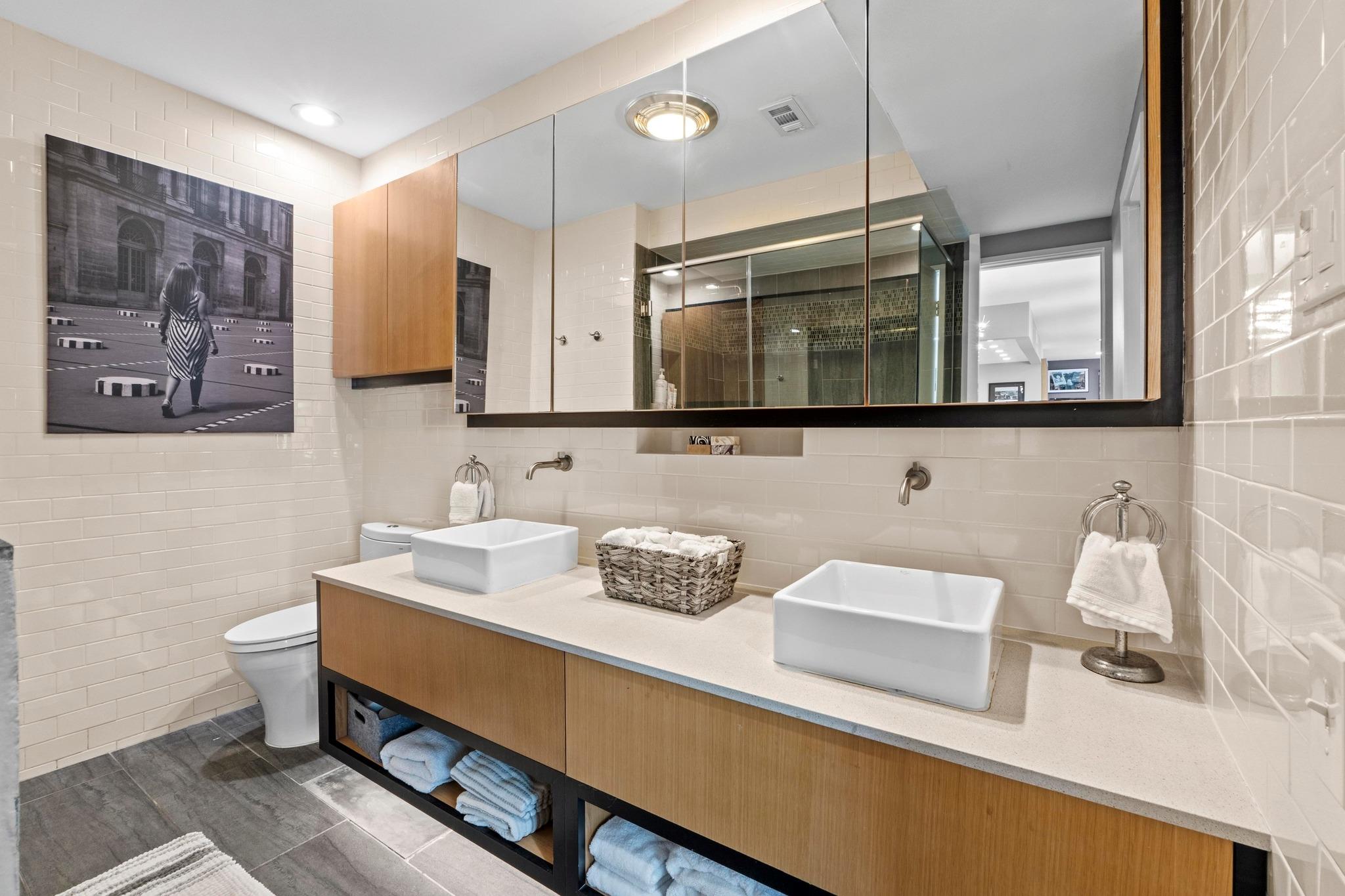 1111 W 12th ST # 102